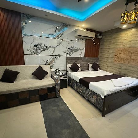 Hotel Dev Ganga Rishīkesh Zewnętrze zdjęcie