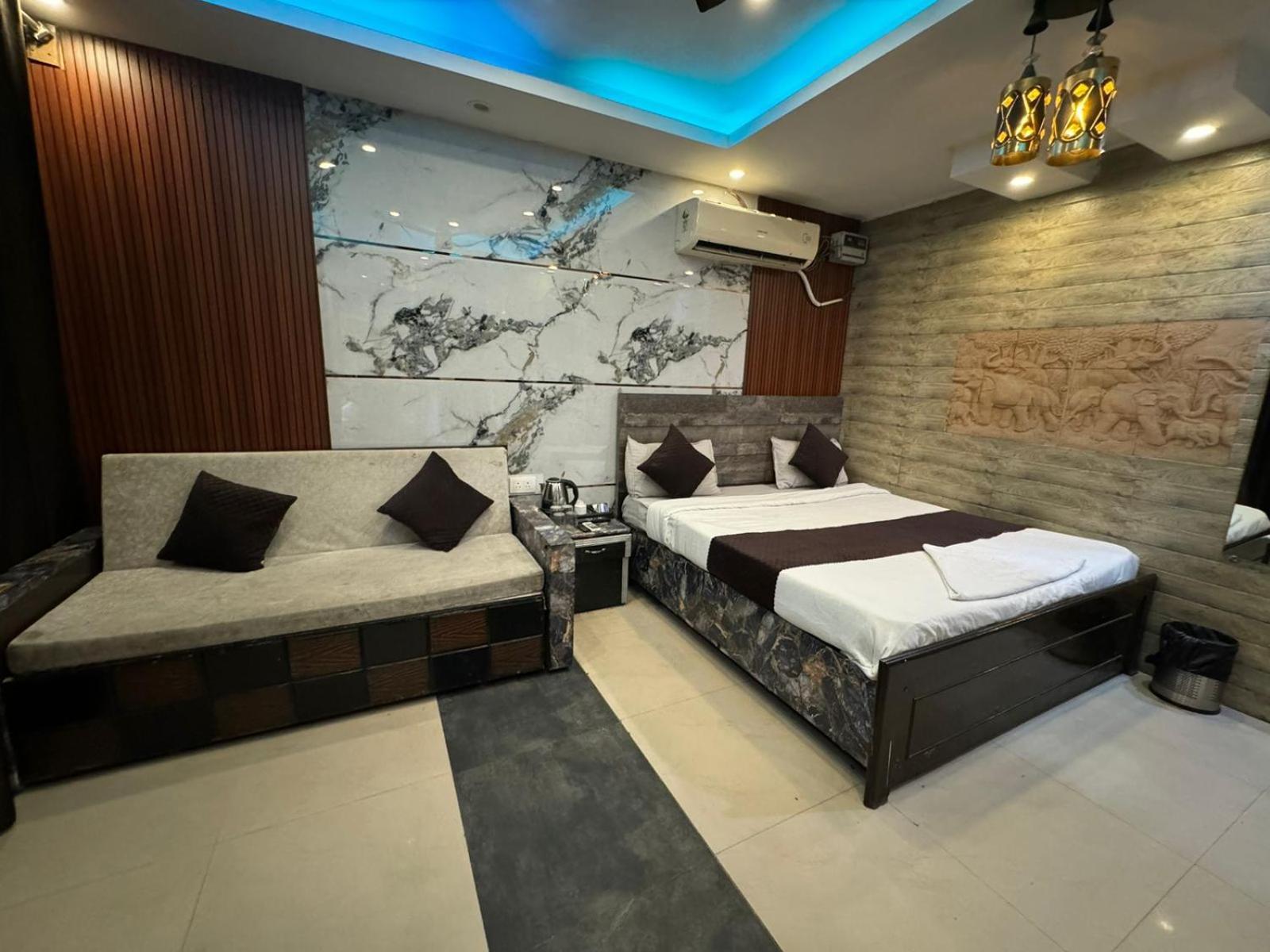 Hotel Dev Ganga Rishīkesh Zewnętrze zdjęcie