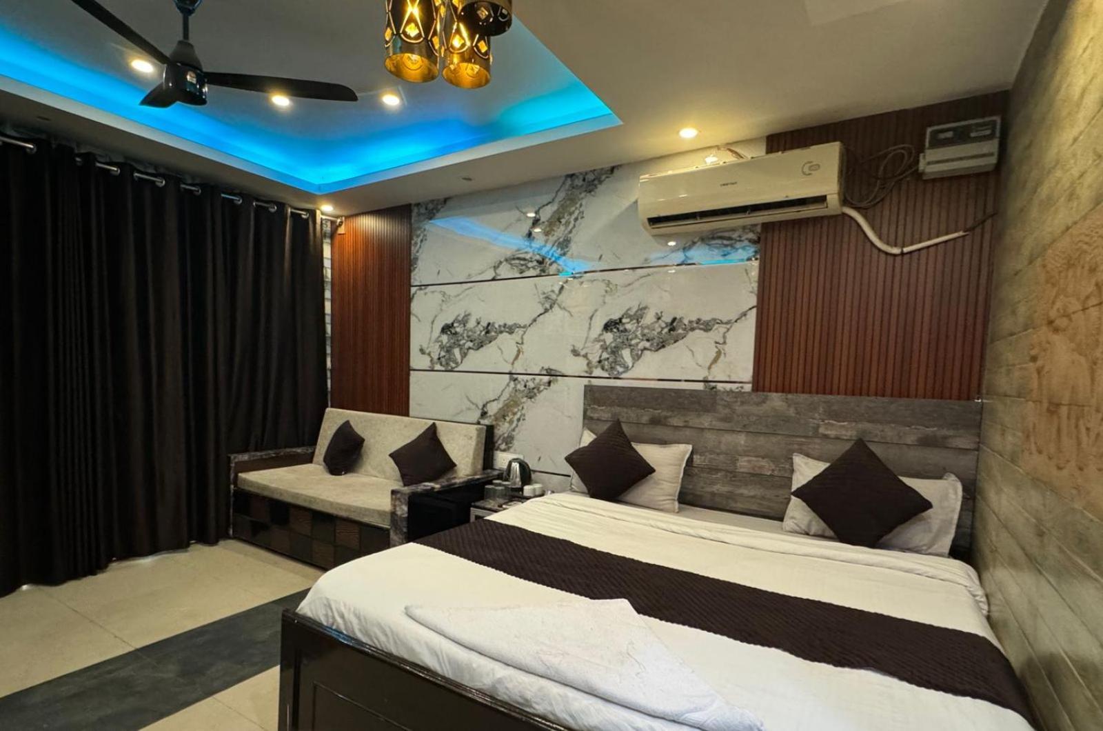 Hotel Dev Ganga Rishīkesh Zewnętrze zdjęcie