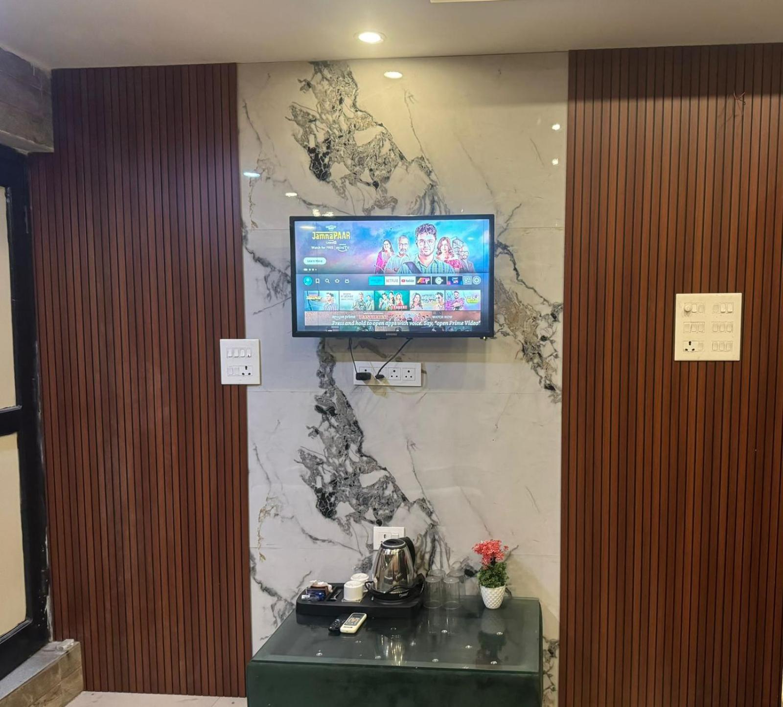 Hotel Dev Ganga Rishīkesh Zewnętrze zdjęcie