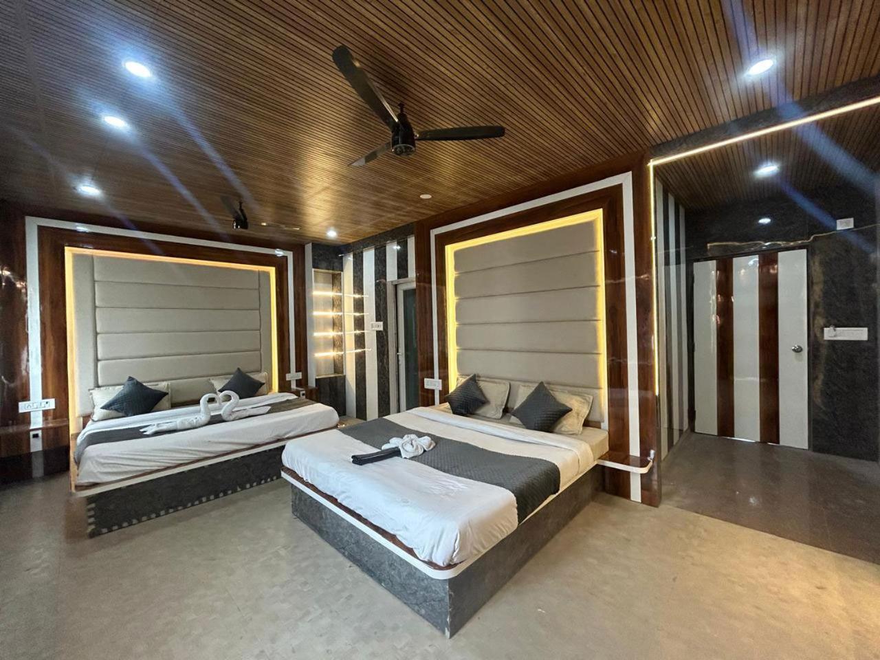 Hotel Dev Ganga Rishīkesh Zewnętrze zdjęcie