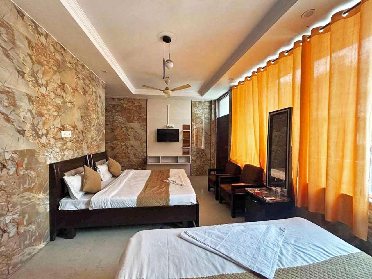Hotel Dev Ganga Rishīkesh Zewnętrze zdjęcie
