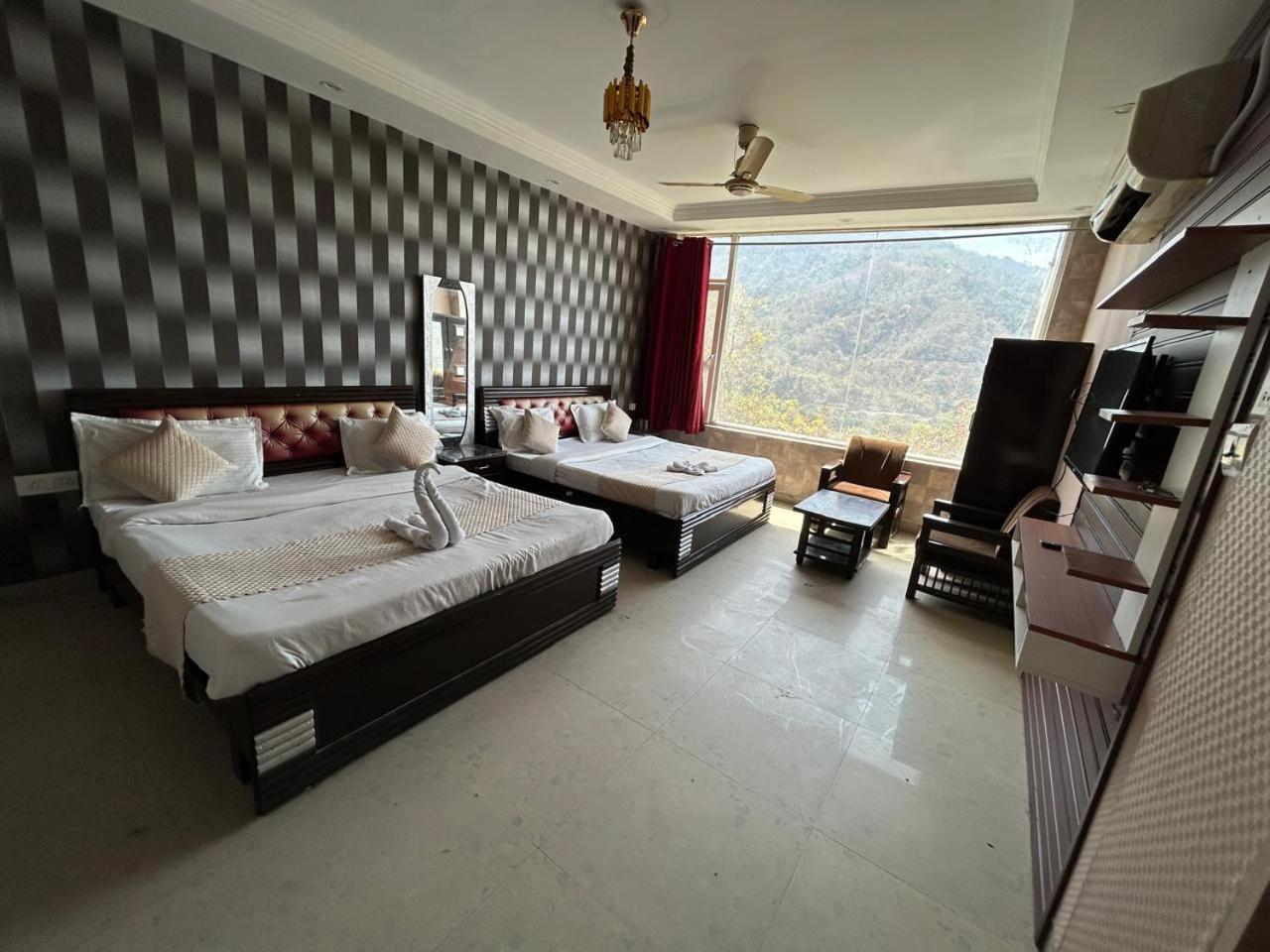Hotel Dev Ganga Rishīkesh Zewnętrze zdjęcie