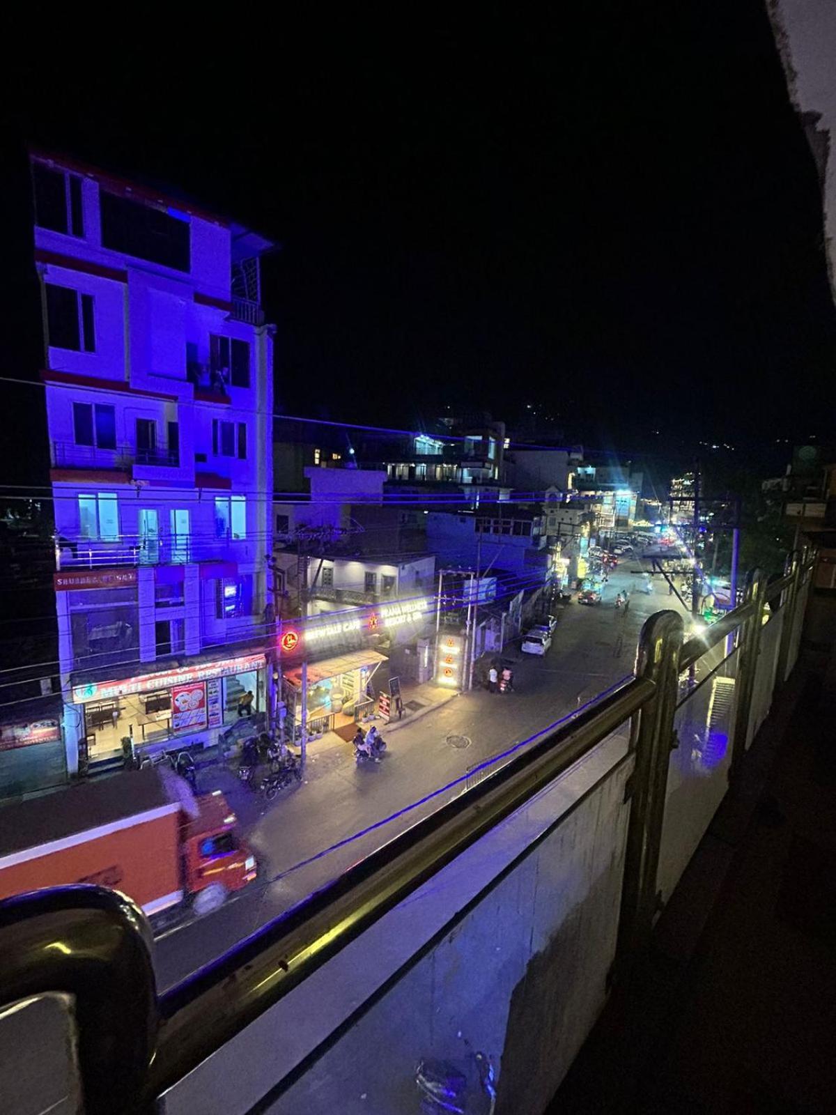 Hotel Dev Ganga Rishīkesh Zewnętrze zdjęcie