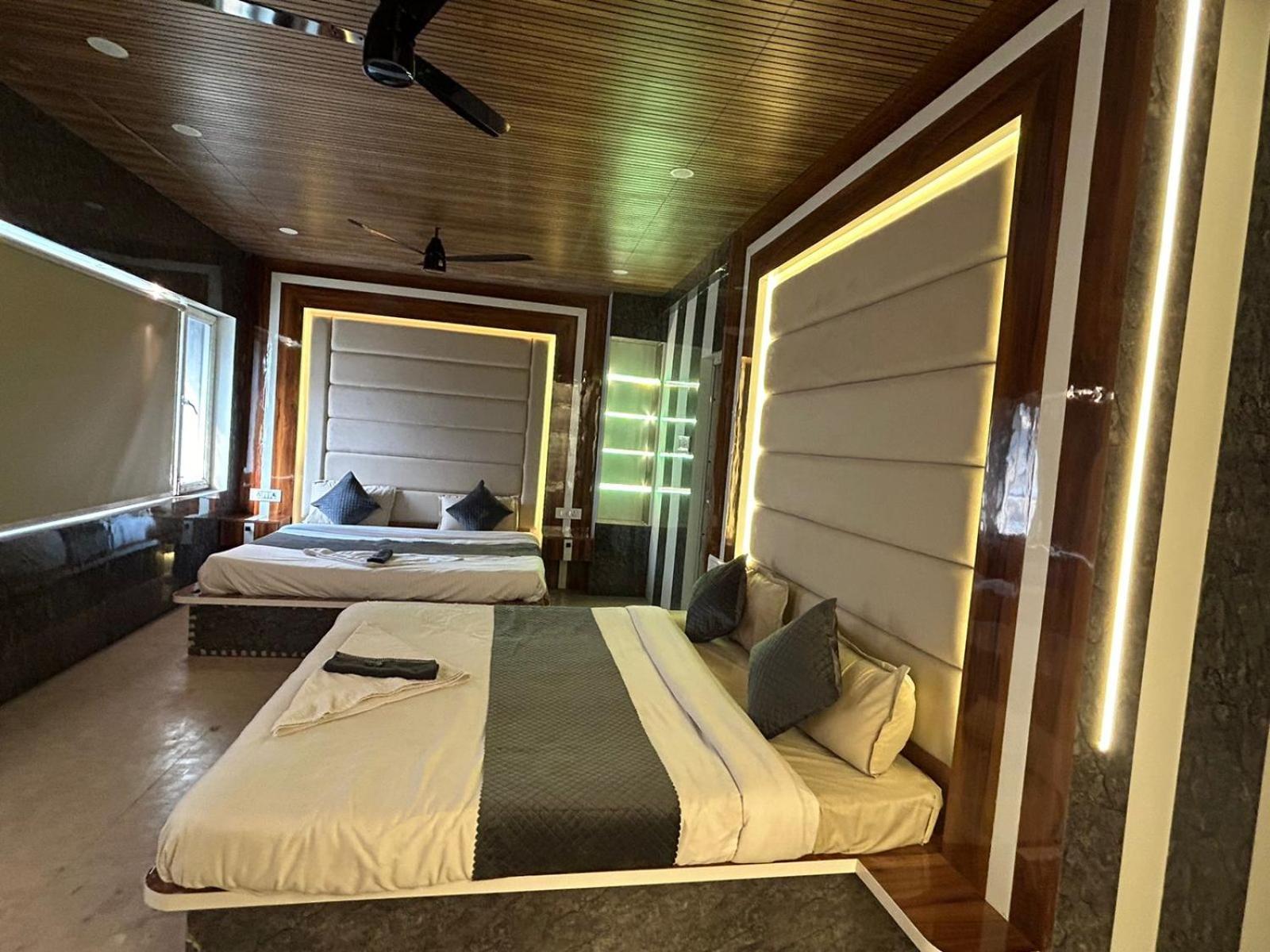 Hotel Dev Ganga Rishīkesh Zewnętrze zdjęcie
