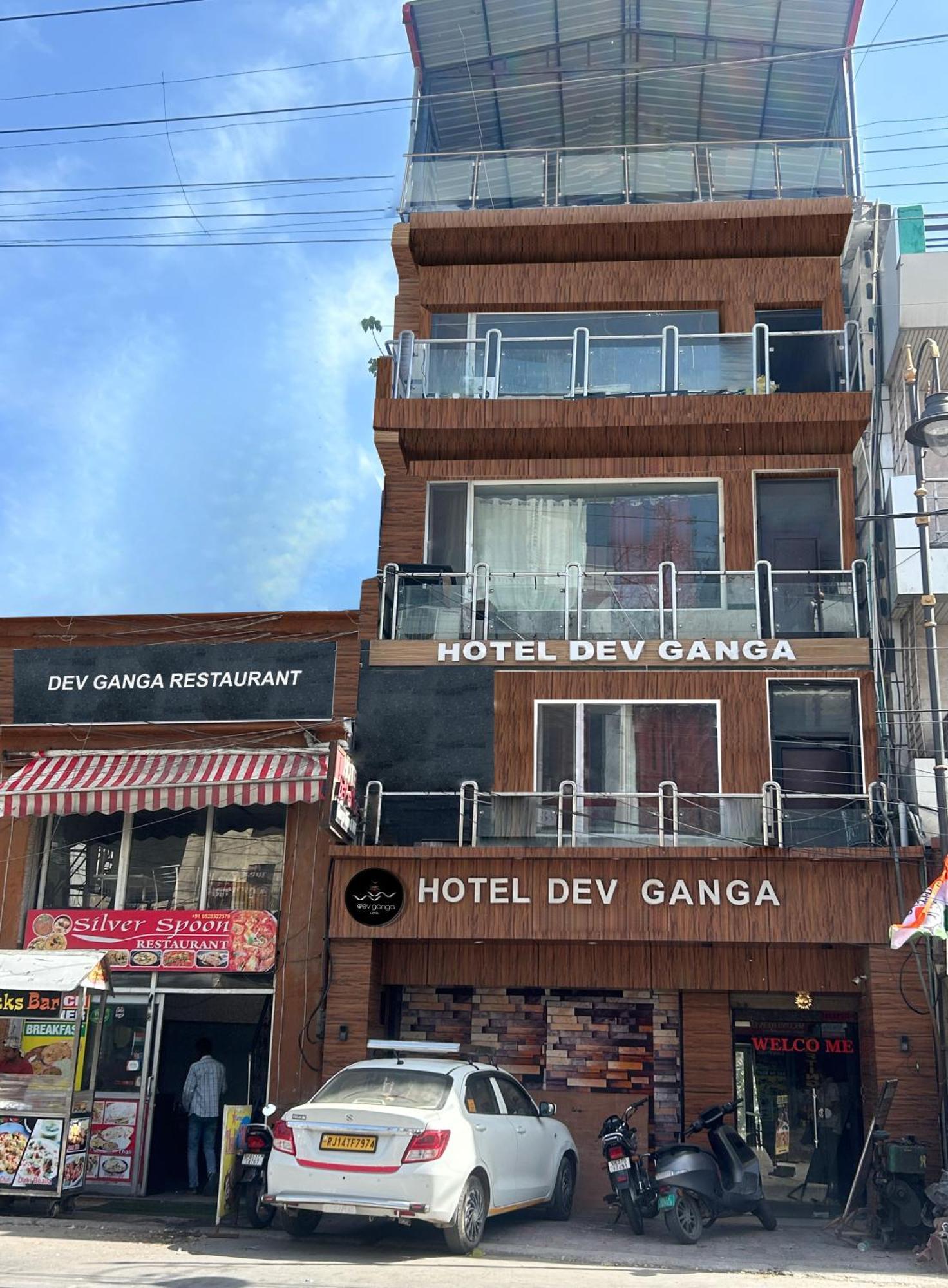 Hotel Dev Ganga Rishīkesh Zewnętrze zdjęcie